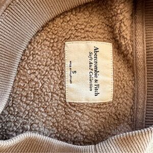 Abercrombie & Fitch Tan Cozy Sweater